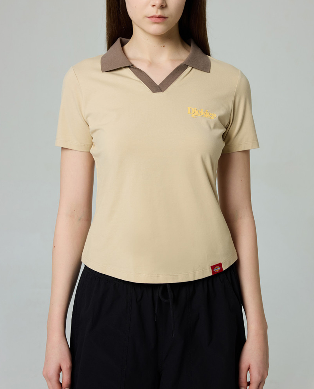 DICKIES - Áo thun nữ cổ bẻ tay ngắn phối logo thanh lịch