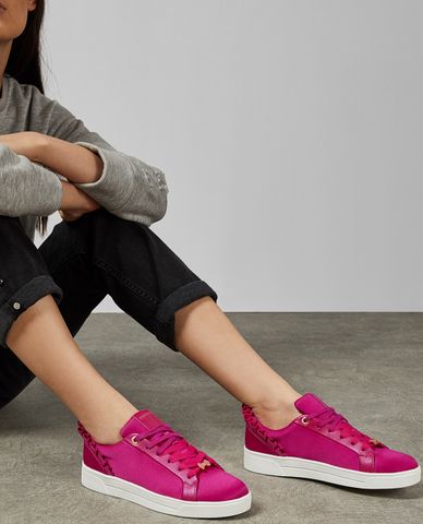  TED BAKER - Giày sneakers nữ viền ruffle Astrias 