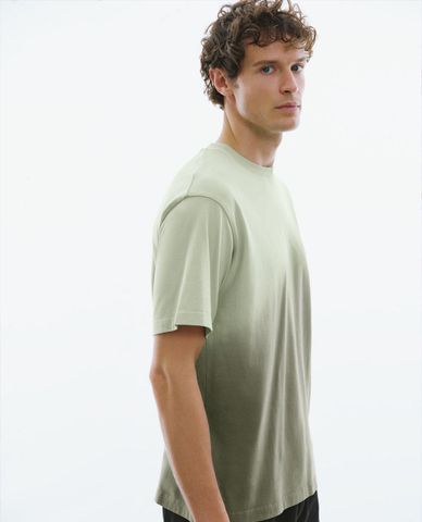  URBAN REVIVO - Áo thun nam cổ tròn tay ngắn Printed 