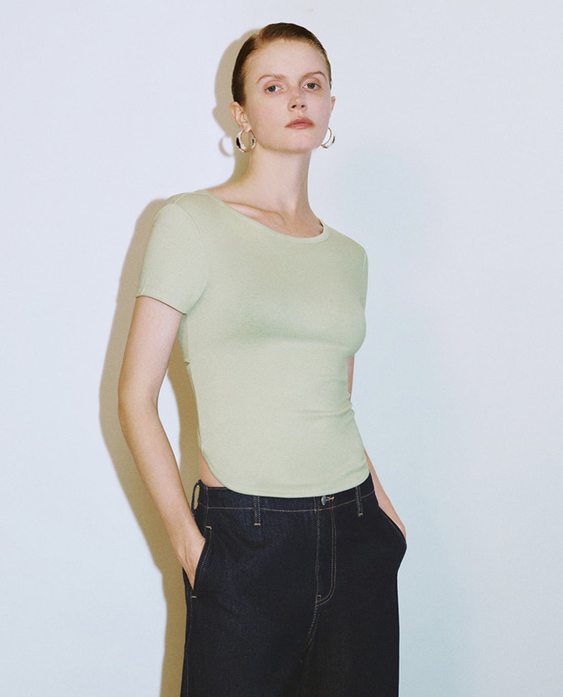 URBAN REVIVO - Áo thun nữ cổ tròn tay ngắn Skinny