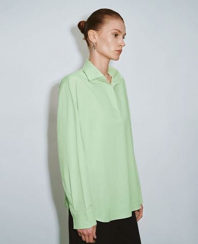  URBAN REVIVO - Áo sơ mi nữ cổ bẻ tay dài Loose Sailor Collar 