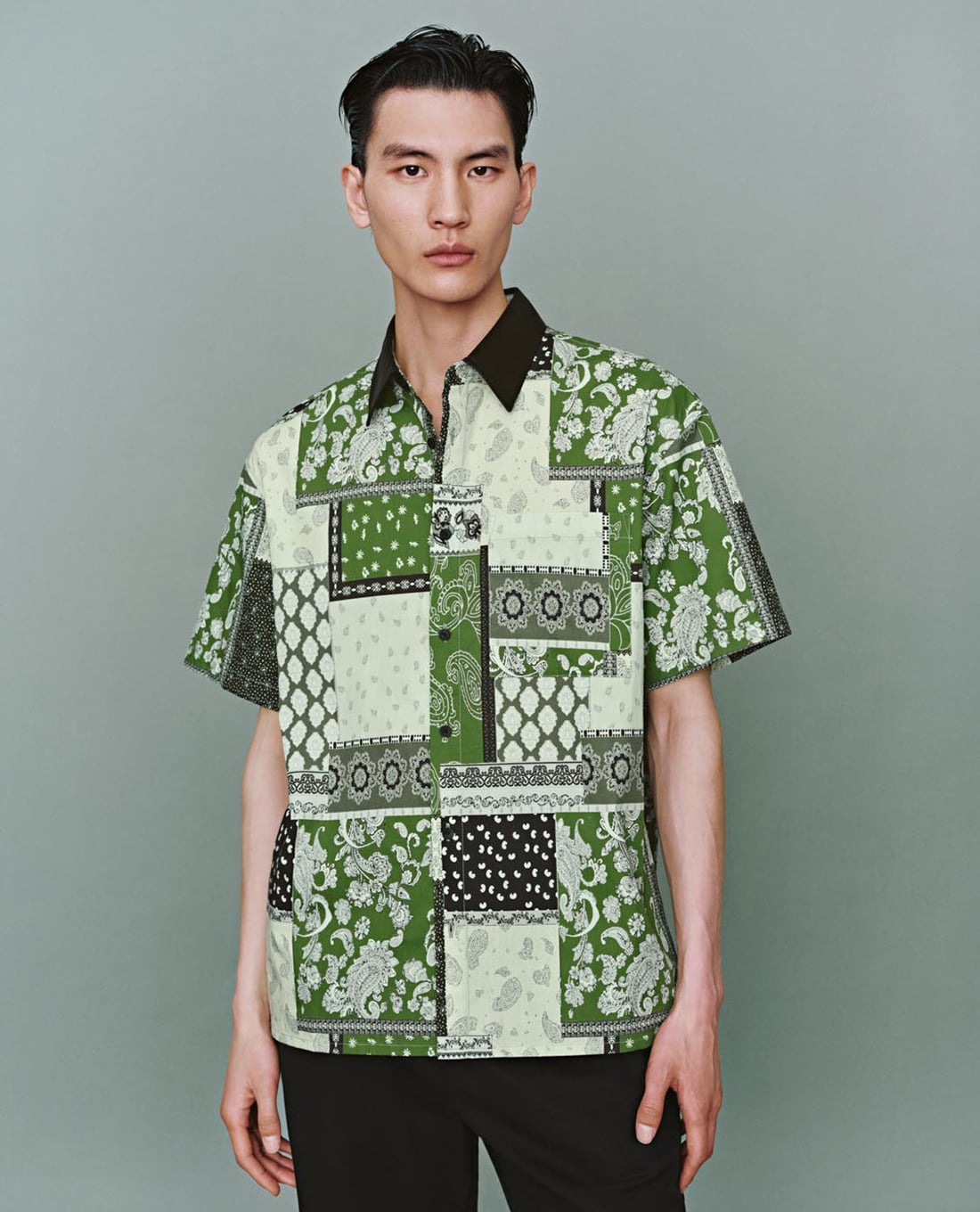 URBAN REVIVO - Áo sơ mi nam cổ bẻ tay ngắn Printed