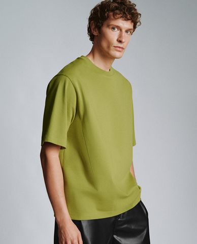  URBAN REVIVO - Áo thun nam cổ tròn tay ngắn Loose 