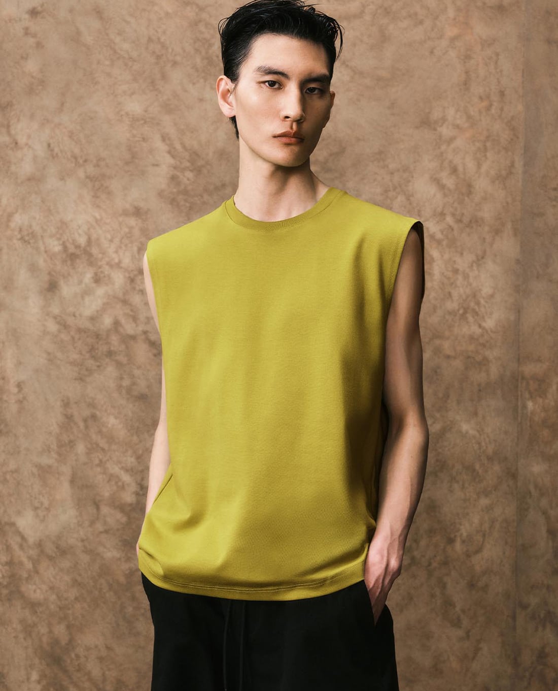 URBAN REVIVO - Áo sát nách nam cổ tròn Loose