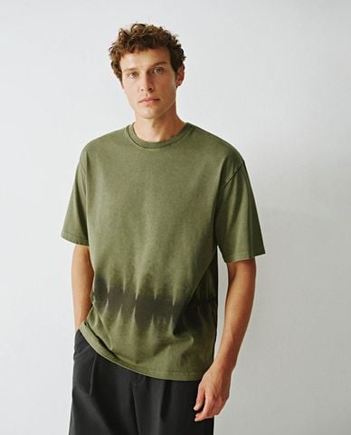  URBAN REVIVO - Áo thun nam cổ tròn tay ngắn 