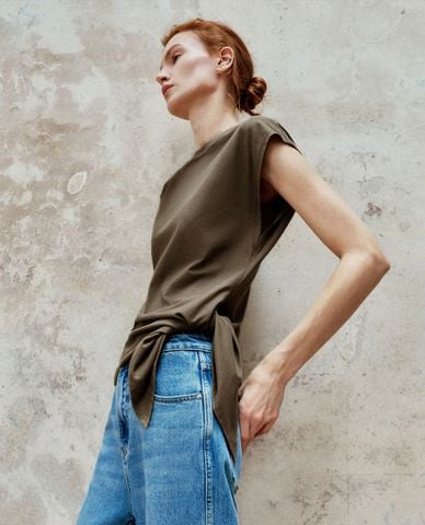  URBAN REVIVO - Áo kiểu nữ cổ tròn thắt nơ nữ tính 