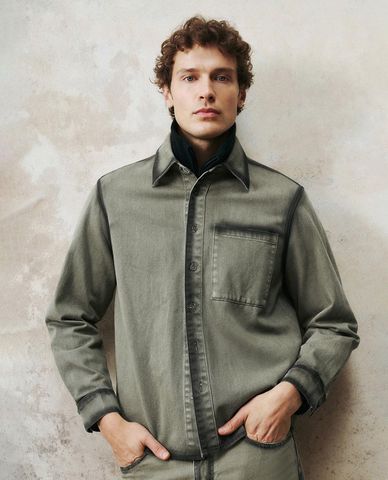  URBAN REVIVO - Áo sơ mi denim nam cổ bẻ tay dài 