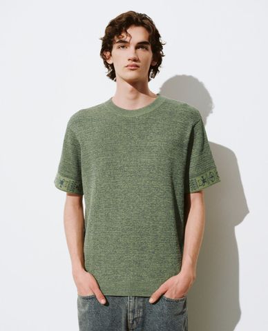  URBAN REVIVO - Áo dệt kim nam cổ tròn tay ngắn 