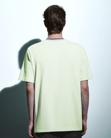  URBAN REVIVO - Áo thun nam cổ tròn tay ngắn trẻ trung 