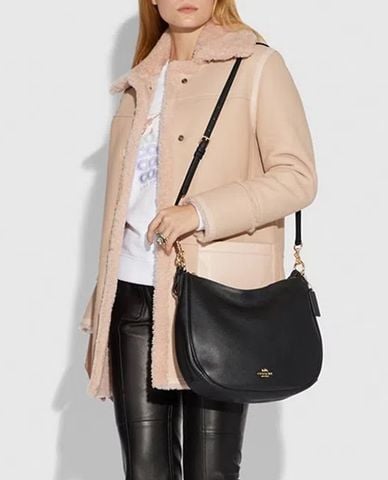 COACH -  Túi đeo vai phom vuông Hobo Sutton 