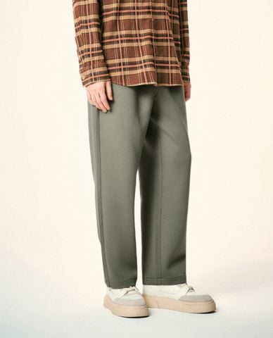  URBAN REVIVO - Quần nam ống đứng lưng thun thời trang 