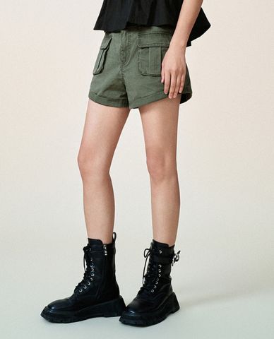  URBAN REVIVO - Quần short ngắn nữ ống rộng phối túi 