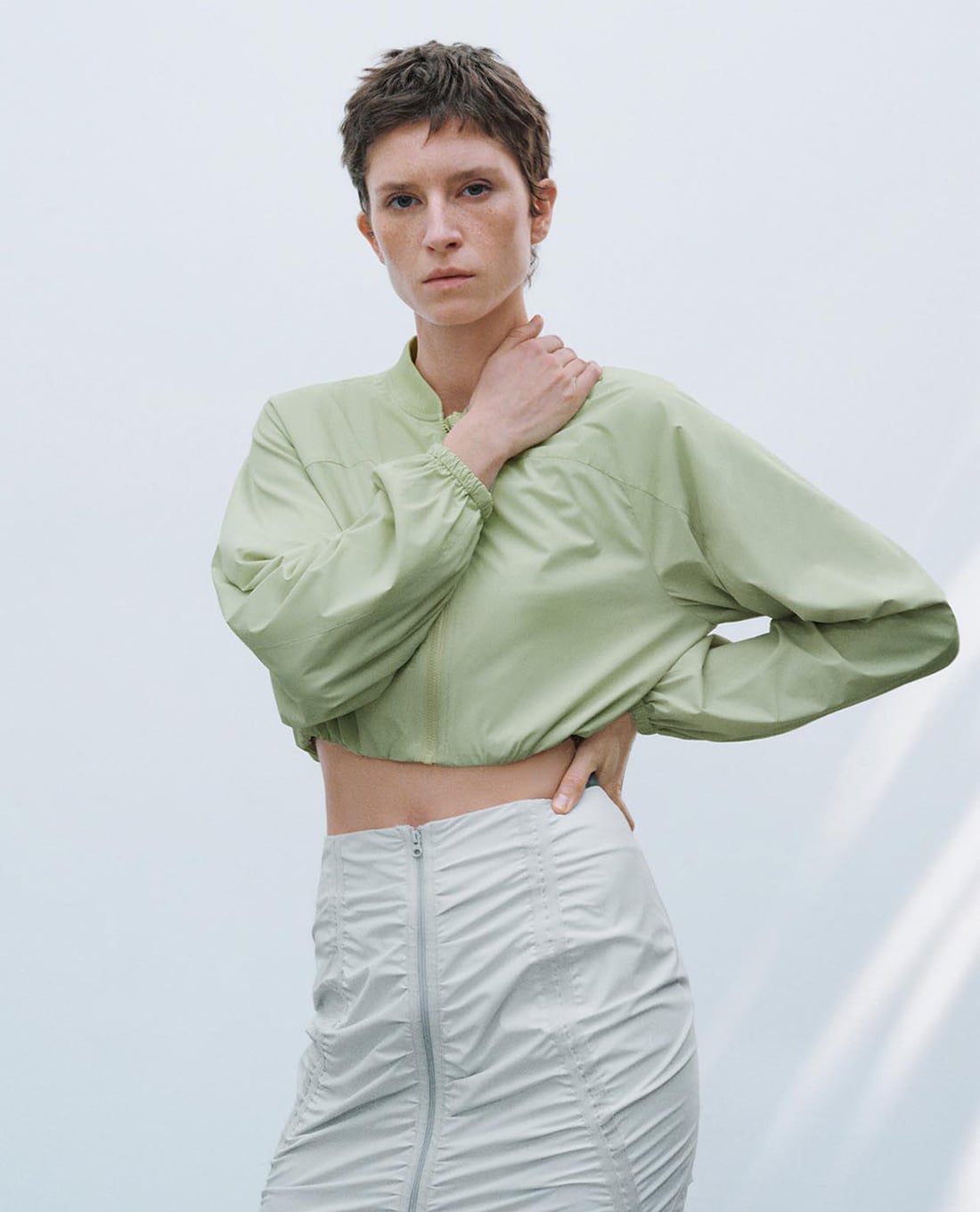 URBAN REVIVO - Áo khoác croptop nữ Light Weight UV Resistant