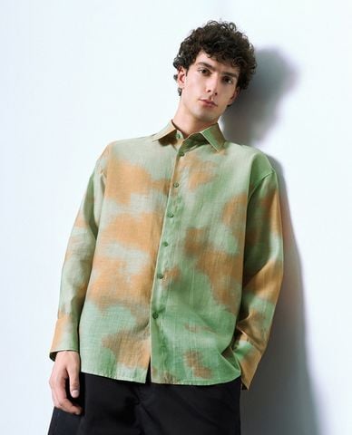  URBAN REVIVO - Áo sơ mi nam cổ bẻ tay dài Printed Button Up Straight 