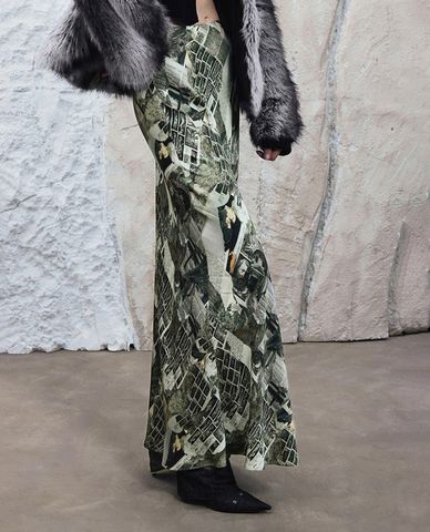  URBAN REVIVO - Chân váy xếp li midi lưng cao Mash Up 