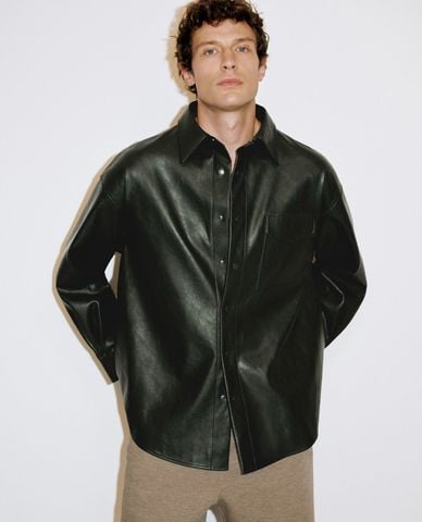  URBAN REVIVO - Áo khoác da nam cổ bẻ tay dài Oversized Vegan Leather 