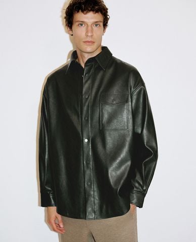  URBAN REVIVO - Áo khoác da nam cổ bẻ tay dài Oversized Vegan Leather 