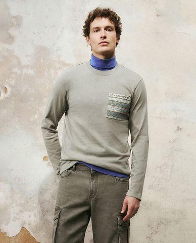  URBAN REVIVO - Áo thun nam cổ tròn tay dài 