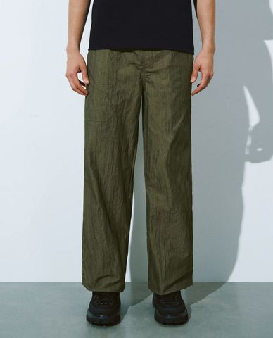  URBAN REVIVO - Quần nam ống rộng lưng thun Drawstring Waist 