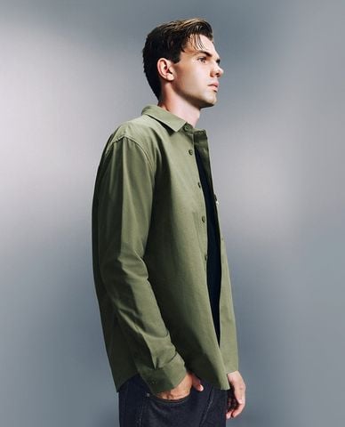  URBAN REVIVO - Áo khoác sơ mi nam tay dài thanh lịch 