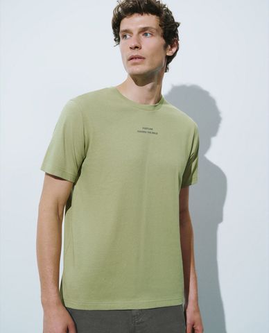  URBAN REVIVO - Áo thun nam cổ tròn tay ngắn Straight 