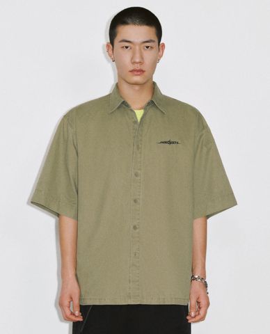  URBAN REVIVO - Áo sơ mi nam cổ bẻ tay ngắn trẻ trung 