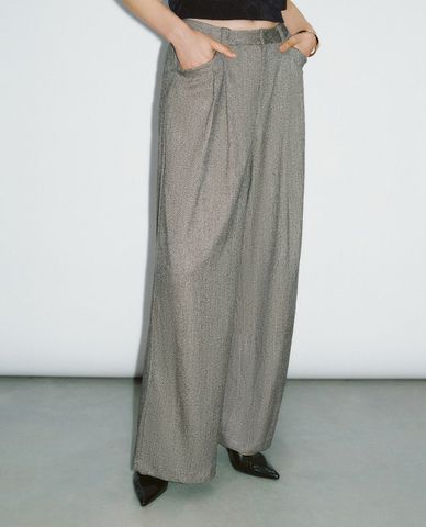  URBAN REVIVO - Quần nữ ống rộng xếp li thời thượng 