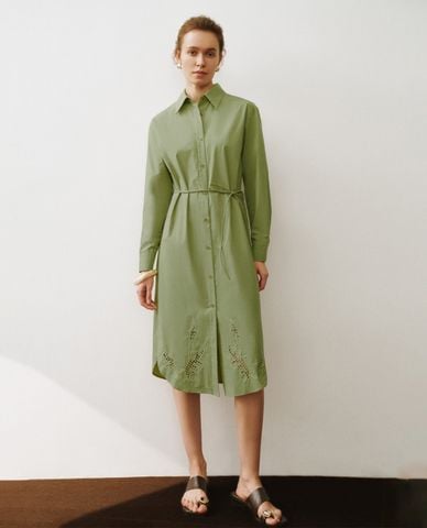  URBAN REVIVO - Đầm sơ mi midi cổ bẻ tay dài Loose Straight 