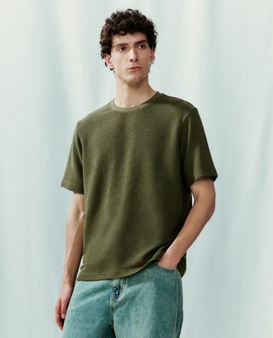  URBAN REVIVO - Áo thun nam cổ tròn tay ngắn Textured Straight 