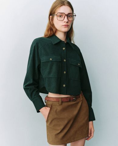  URBAN REVIVO - Áo sơ mi nữ tay dài phom croptop Button Up Loose 