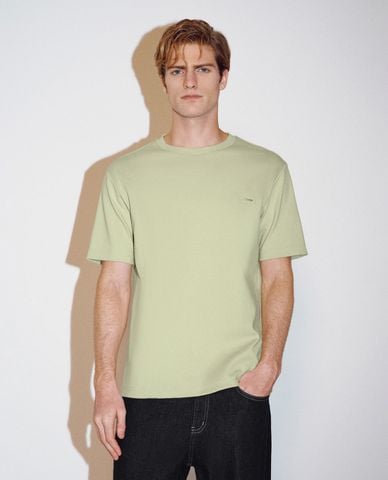  URBAN REVIVO - Áo thun nam cổ tròn tay ngắn hiện đại 