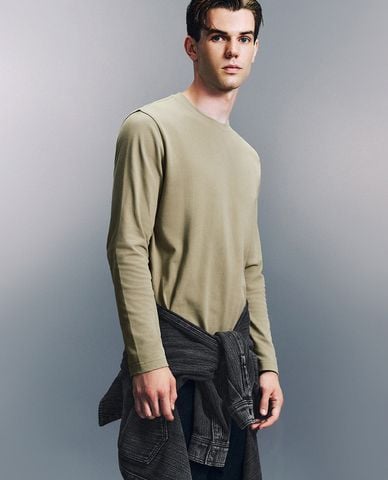  URBAN REVIVO - Áo thun nam cổ tròn thanh lịch 