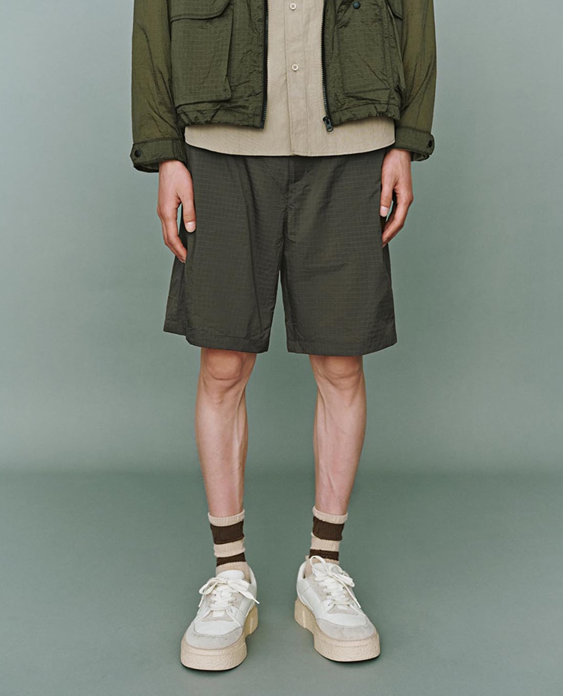 URBAN REVIVO - Quần short nam ngang gối Leisure