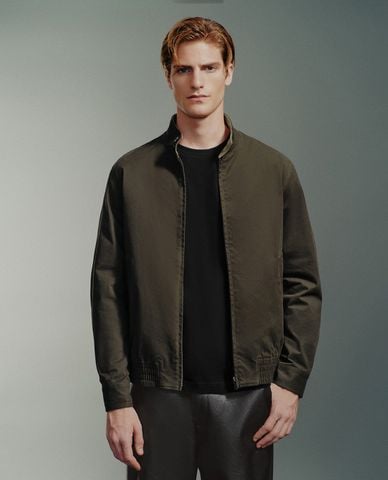  URBAN REVIVO - Áo khoác bomber nam tay dài cá tính 