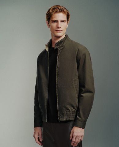  URBAN REVIVO - Áo khoác bomber nam tay dài cá tính 