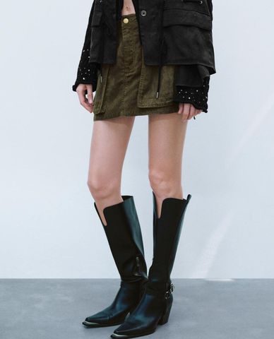  URBAN REVIVO - Chân váy denim mini phom chữ A cá tính 