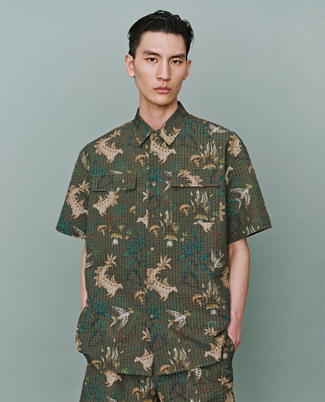 URBAN REVIVO - Áo sơ mi nam tay ngắn thời thượng