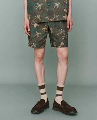  URBAN REVIVO - Quần short nam ống rộng Leisure 