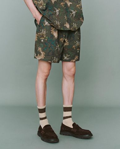  URBAN REVIVO - Quần short nam ống rộng Leisure 