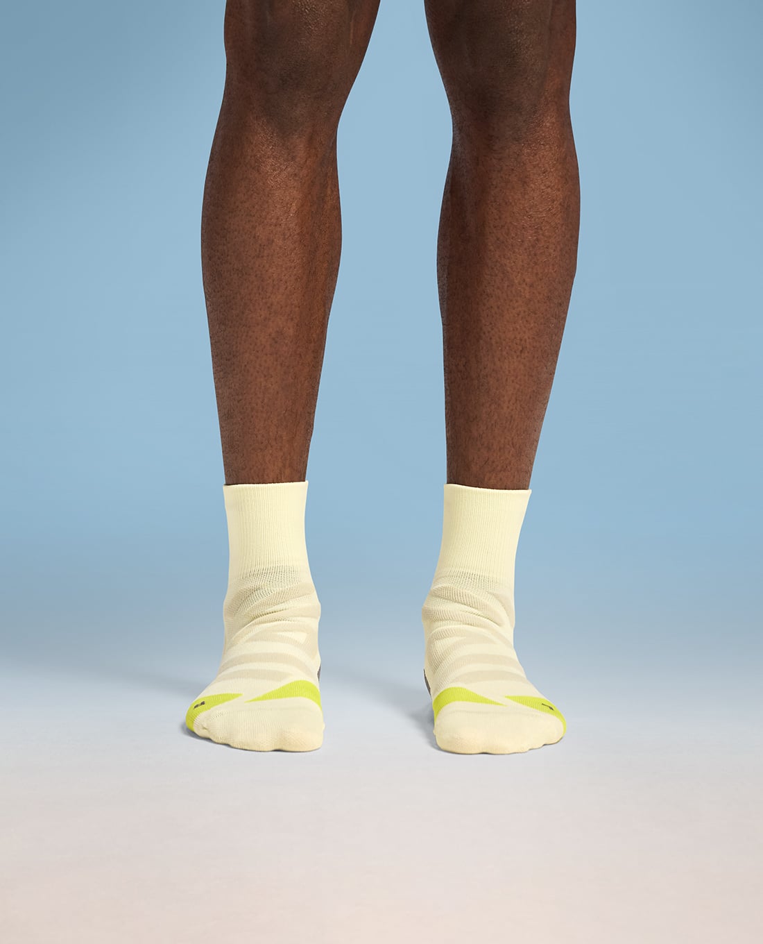 ON RUNNING - Vớ nữ cổ cao Performance Mid