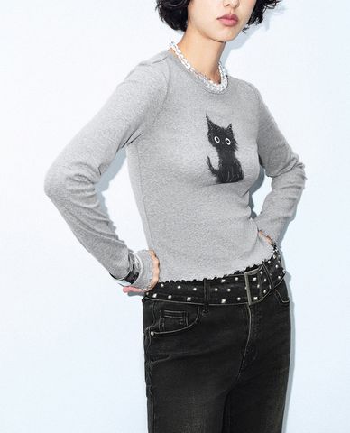  URBAN REVIVO - Áo thun nữ cổ tròn tay dài Cat Printed 