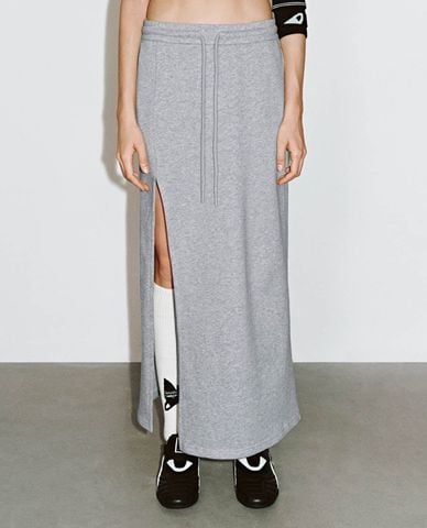  URBAN REVIVO - Chân váy phom suông midi xẻ tà Straight 