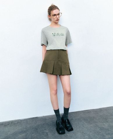  URBAN REVIVO - Áo thun nữ cổ tròn tay ngắn Straight 