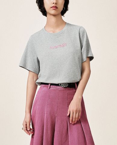  URBAN REVIVO - Áo thun nữ cổ tròn tay ngắn in chữ 