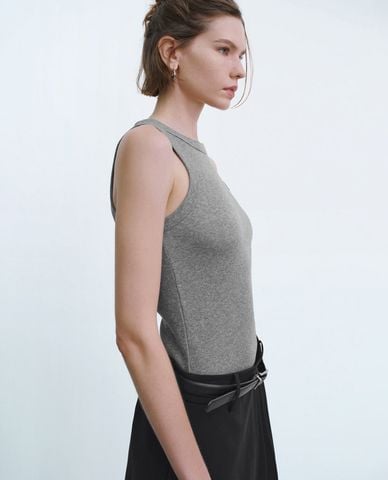  URBAN REVIVO - Áo sát nách nữ cổ tròn phom ôm 