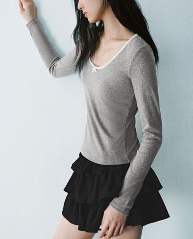  URBAN REVIVO - Áo thun nữ cổ tròn nữ tính 