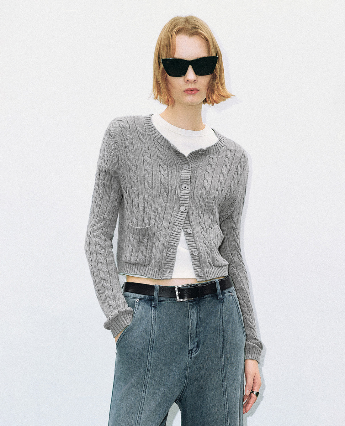 URBAN REVIVO - Áo khoác cardigan nữ phom croptop Striped