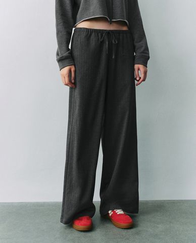  URBAN REVIVO - Quần nữ ống rộng lưng thun 