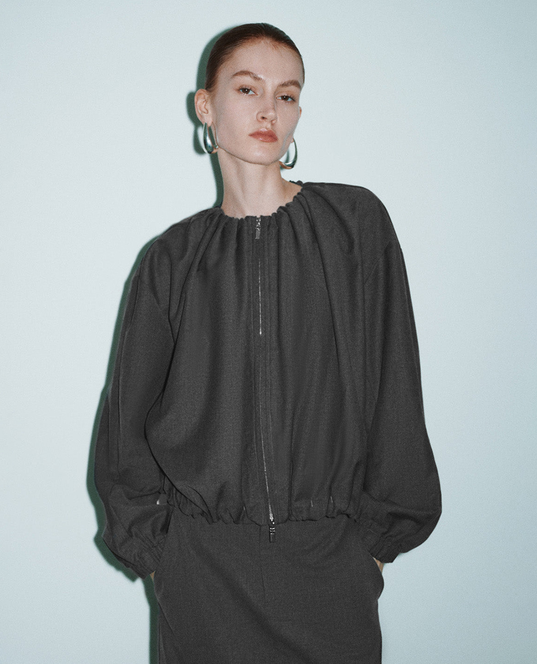 URBAN REVIVO - Áo kiểu nữ cổ tròn năng động