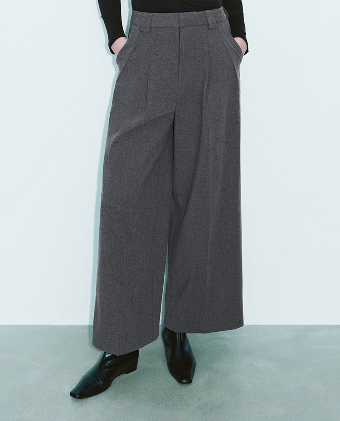 URBAN REVIVO - Quần nữ ống rộng trẻ trung